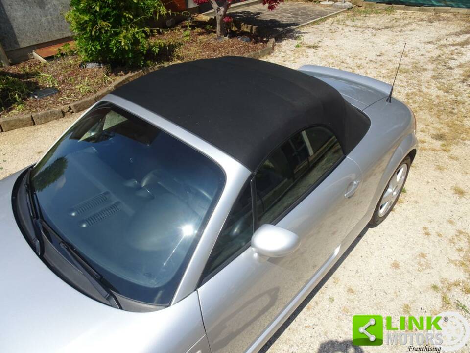 Bild 17/40 von Audi TT 1.8 T (2000)