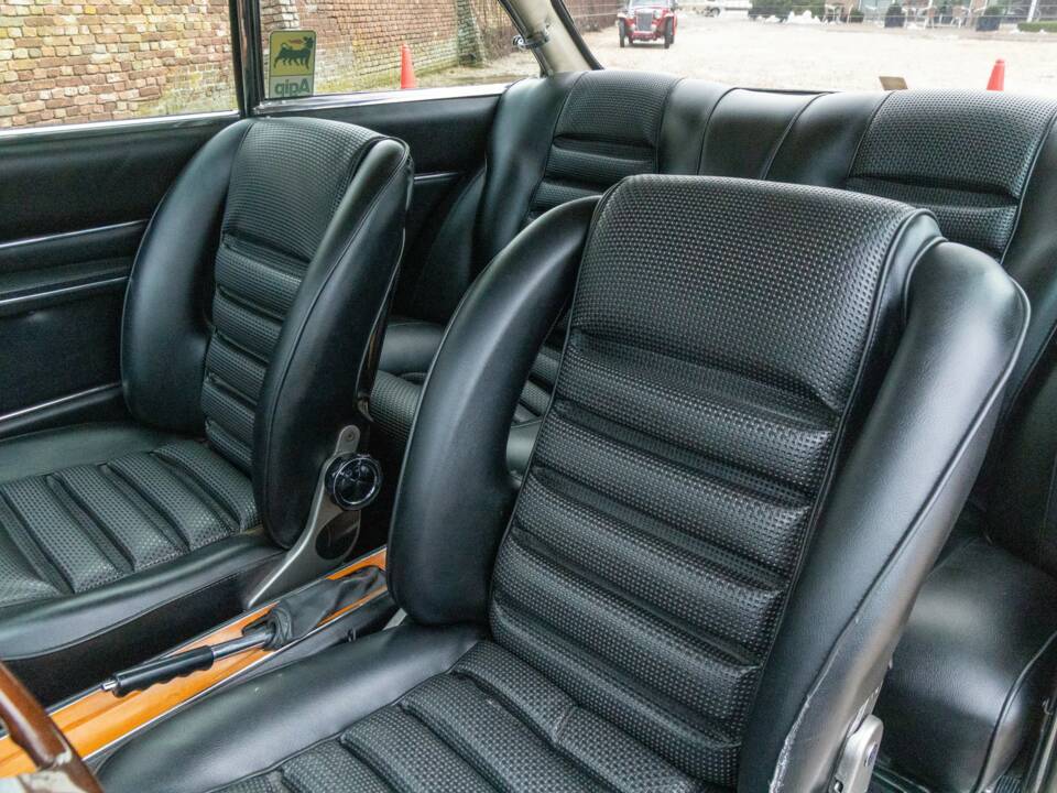 Image 39/50 de Alfa Romeo Giulia GT 1300 Junior (1972)