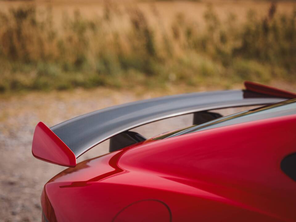 Image 8/8 of Jaguar F-Type SVR (2019)