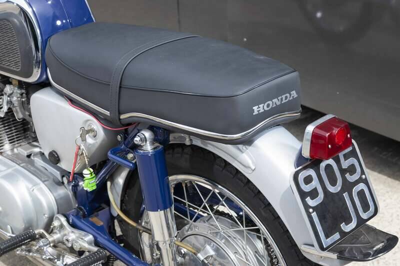 Image 24/39 of Honda CB 72 (1960)