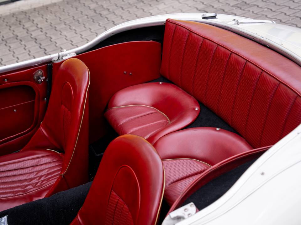 Image 9/72 de Austin-Healey 3000 Mk II (BJ7) (1962)