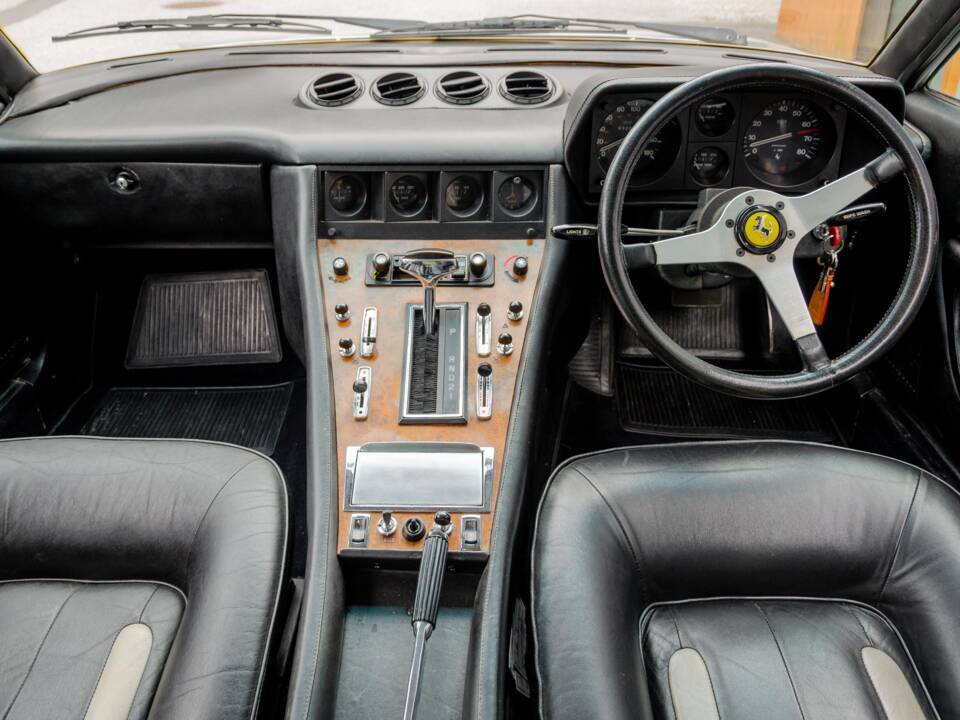 Bild 7/8 von Ferrari 400 GT&#x2F;4 2+2 (1977)