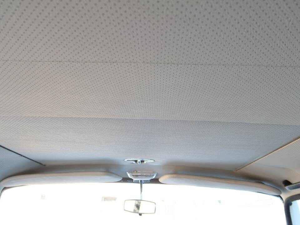 Image 22/50 of Mercedes-Benz 220 b (1965)
