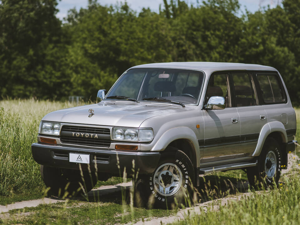 Image 2/37 de Toyota Land Cruiser FJ80 (1991)