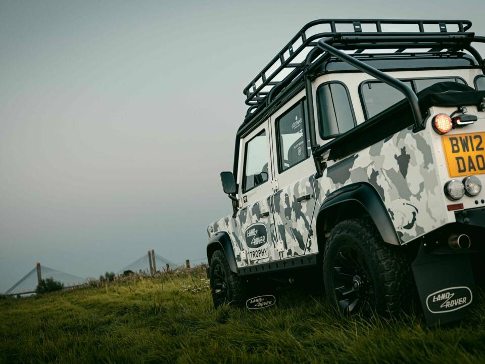 Bild 31/42 von Land Rover Defender Works V8 Trophy (2012)
