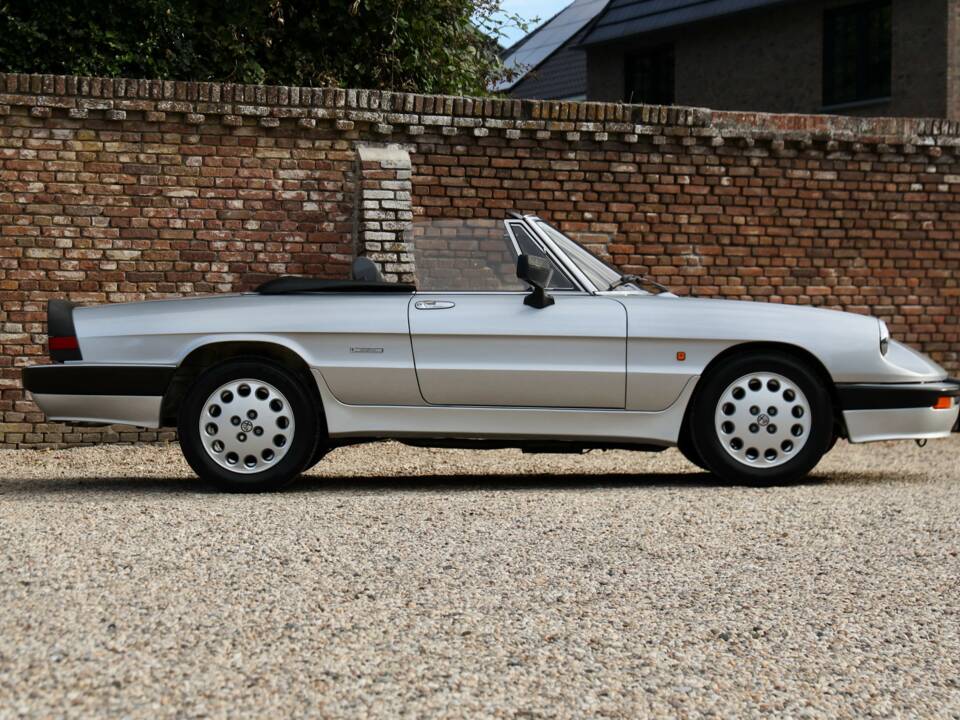 Image 39/50 de Alfa Romeo 2.0 Spider QV (1988)