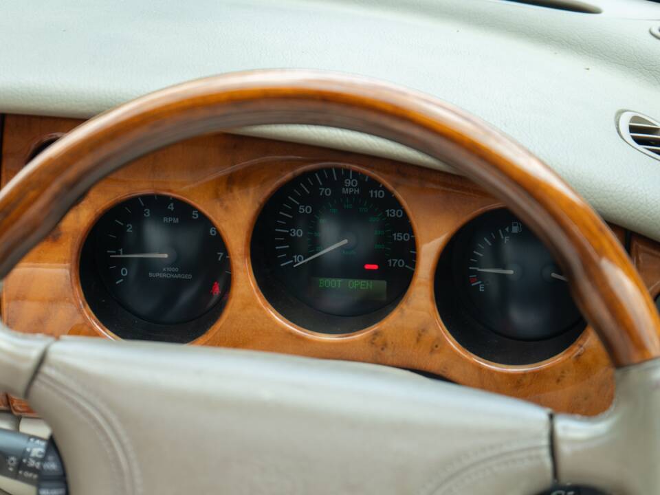 Image 47/50 of Jaguar XKR (2000)