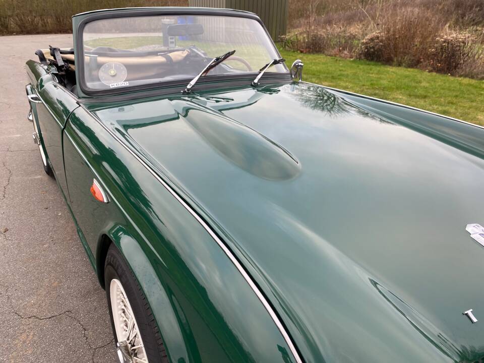 Image 28/66 of Triumph TR 4 (1964)