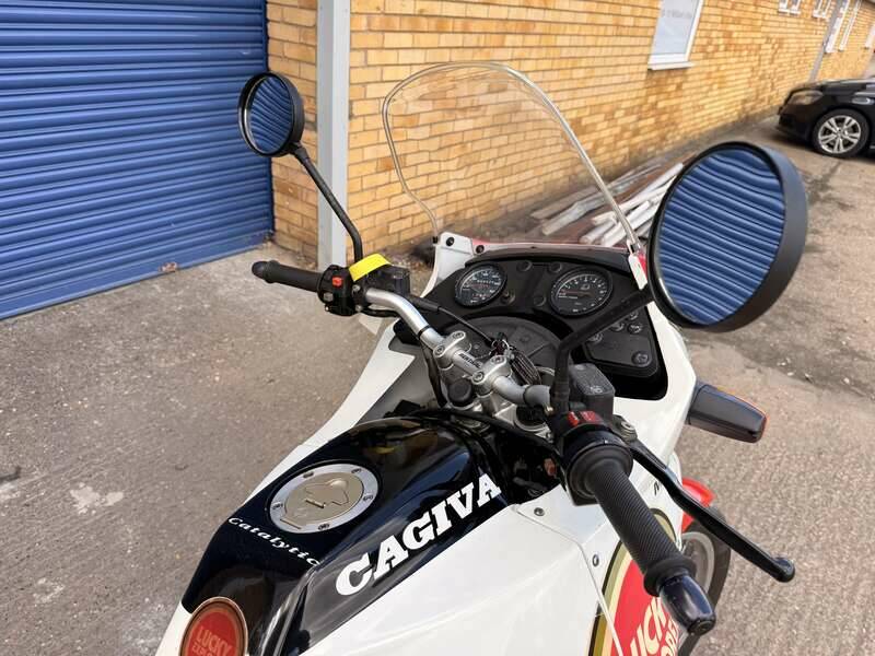 Image 20/40 of Cagiva DUMMY (1994)