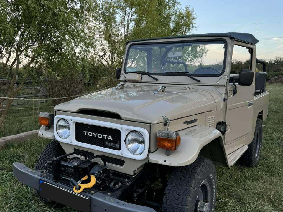 Bild 4/23 von Toyota Land Cruiser BJ 46 (1983)