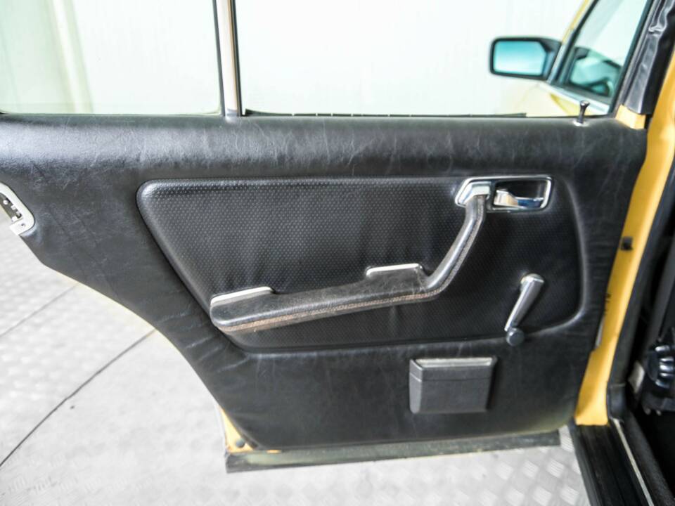 Bild 36/50 von Mercedes-Benz 300 TD Turbodiesel (1981)