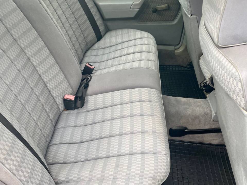Bild 11/12 von Mercedes-Benz 190 D 2.5 (1990)