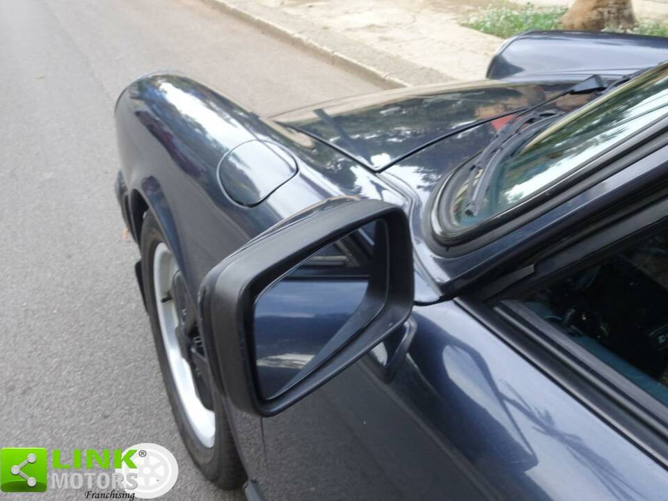 Image 3/23 de Porsche 911 Carrera 3.2 (1988)