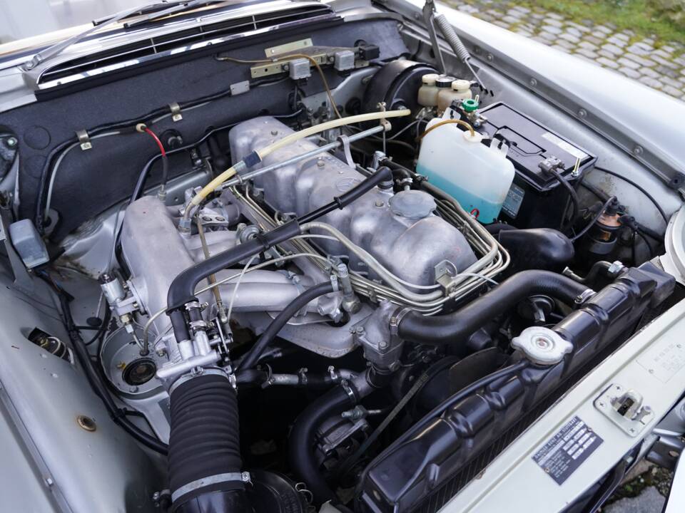 Image 13/14 de Mercedes-Benz 280 SE (1969)