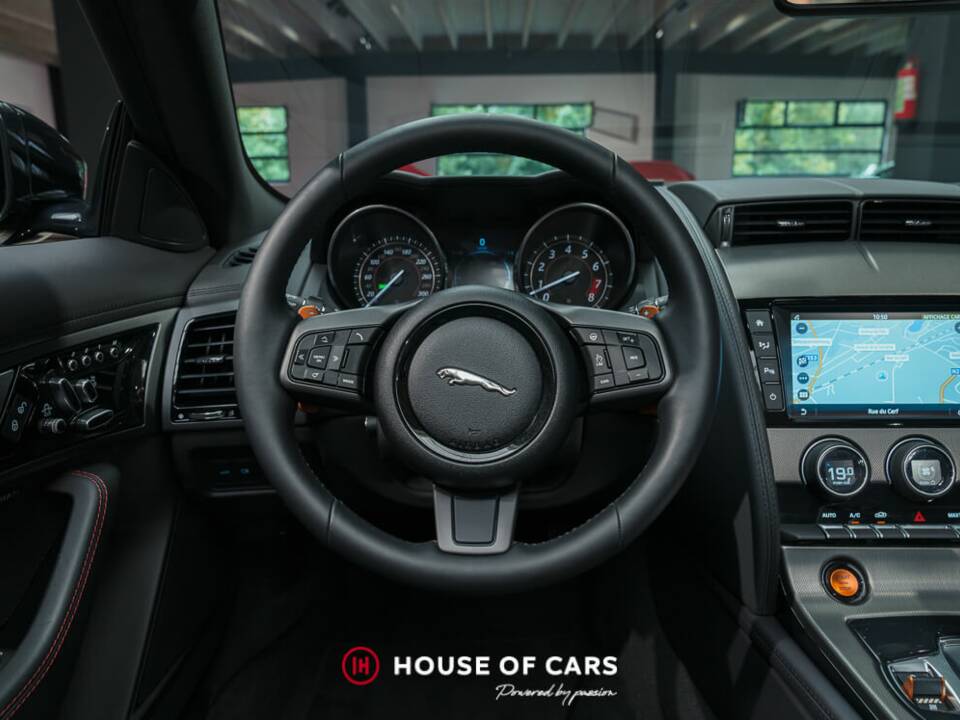 Bild 17/25 von Jaguar F-Type S (2017)