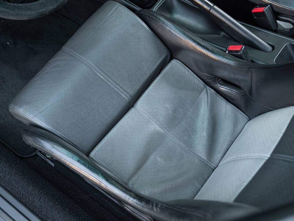 Image 39/50 de Porsche 911 Carrera RS (1991)
