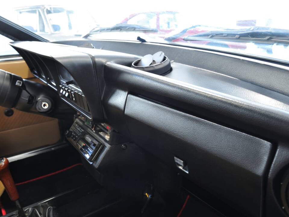 Image 27/28 of Alfa Romeo GTV 2.0 (1984)