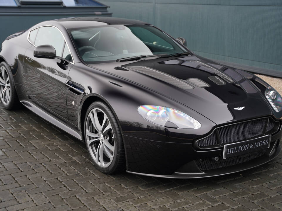 Image 11/50 de Aston Martin V12 Vantage S (2014)