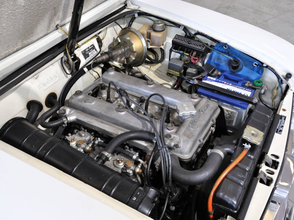 Image 8/63 of Alfa Romeo Giulia 1600 Super Biscione (1969)