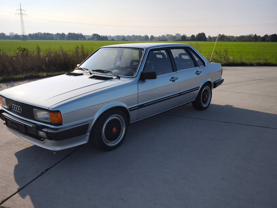 Image 32/94 de Audi 80 CD 5S (1982)