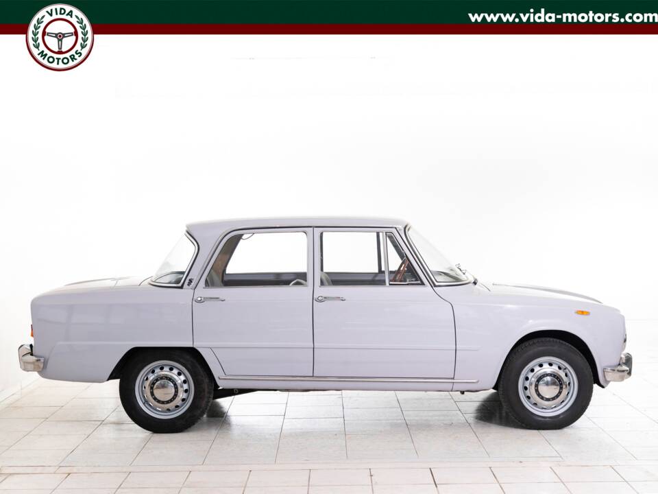 Image 2/15 of Alfa Romeo Giulia 1600 Super Biscione (1969)