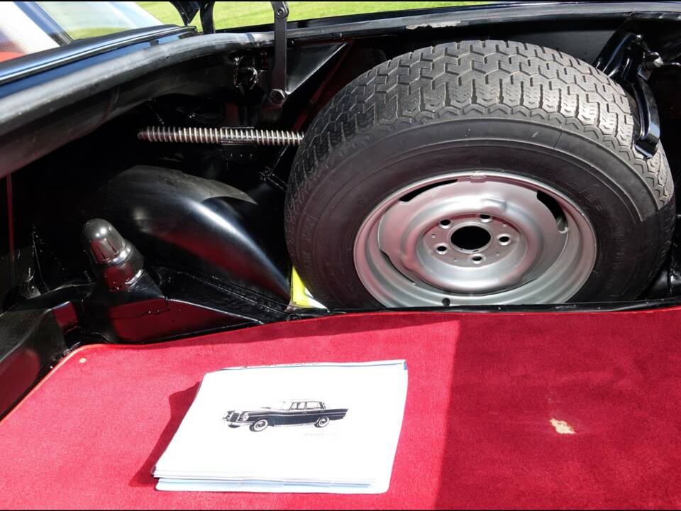 Image 15/20 of Mercedes-Benz 300 SE (1962)