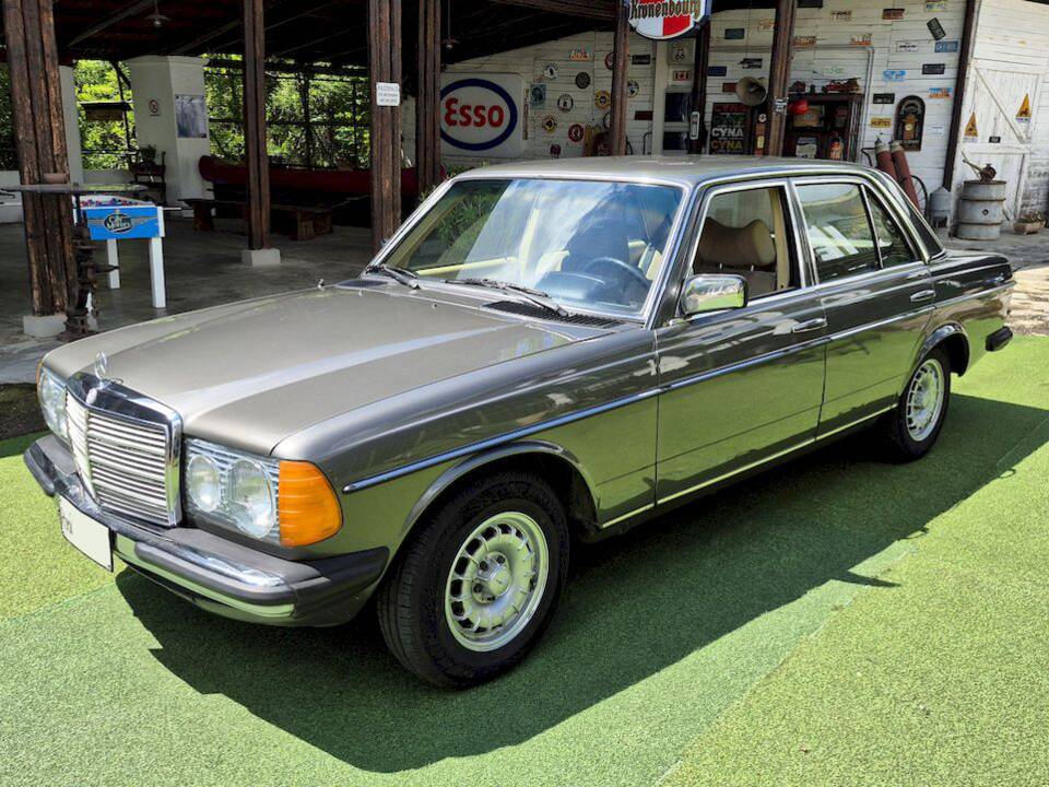 Image 20/71 of Mercedes-Benz 240 D (1980)