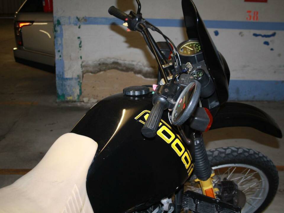 Image 19/50 of BMW DUMMY (1990)