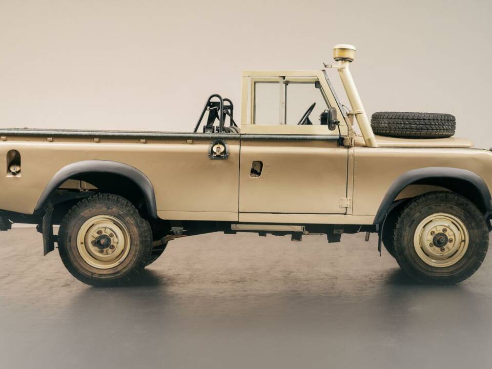 Image 28/30 de Land Rover 109 (1979)