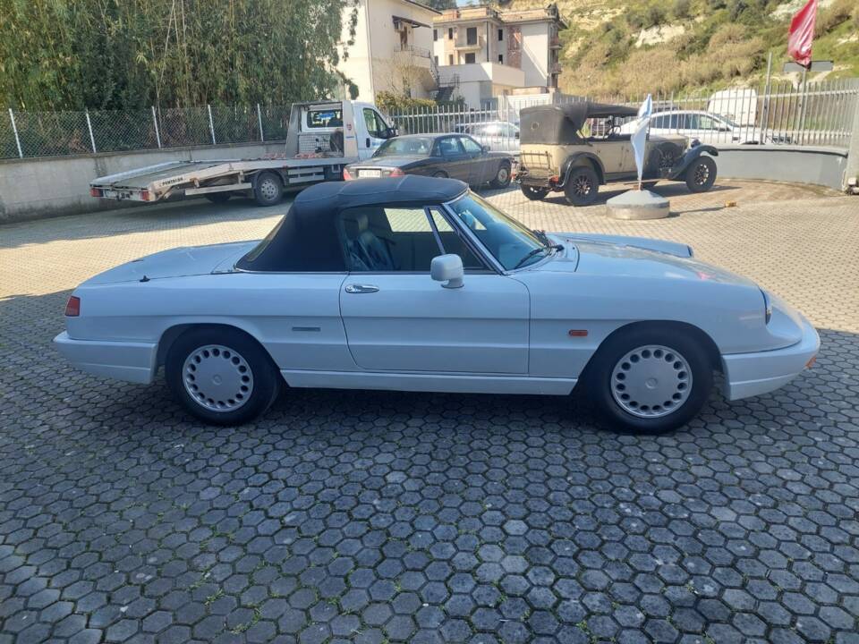Image 22/27 of Alfa Romeo 2.0 Spider (1991)