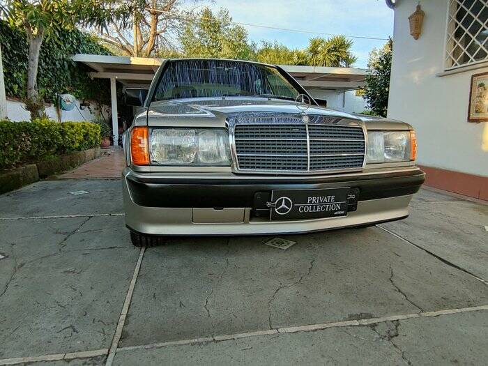 Imagen 5/7 de Mercedes-Benz 190 E 2.3 (1987)