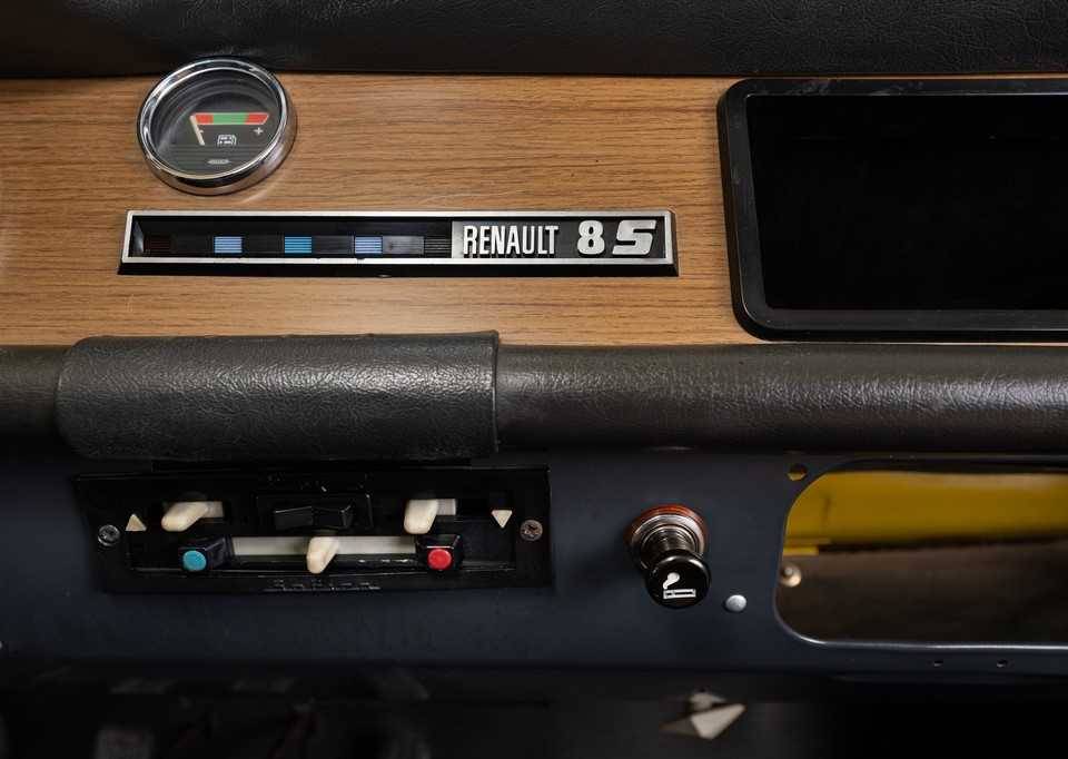 Image 31/41 de Renault R 8 S (1970)