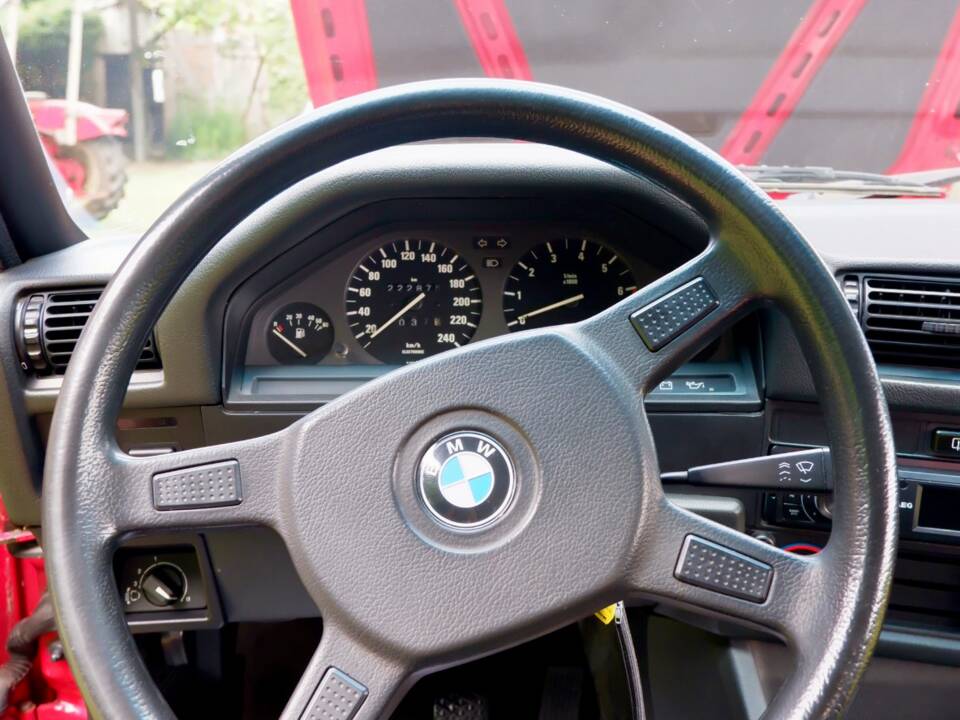 Imagen 15/26 de BMW 318i (1992)