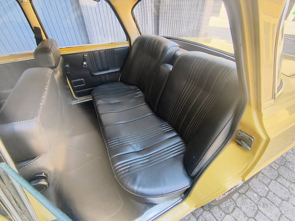 Bild 9/10 von Alfa Romeo Giulia Nuova Super 1300 (1975)