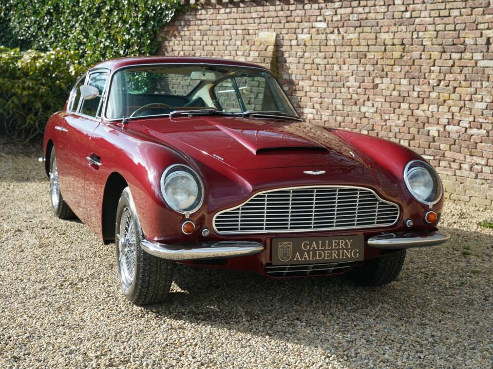 Bild 43/50 von Aston Martin DB 6 Vantage (1966)