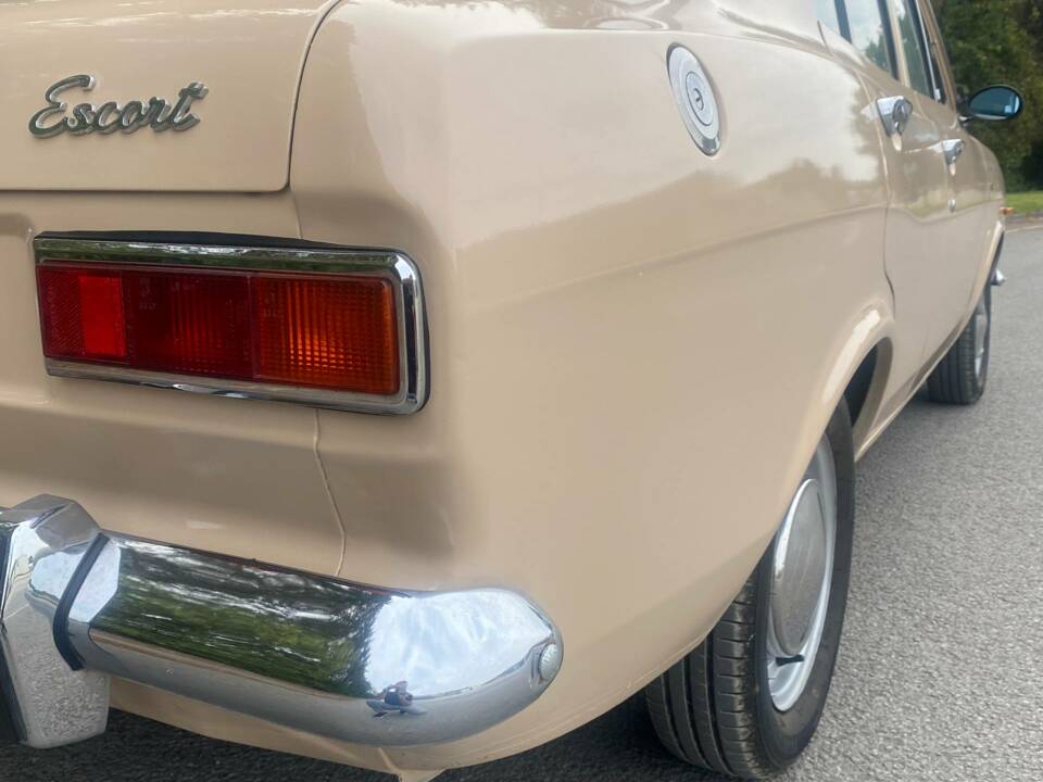 Afbeelding 27/98 van Ford Escort 940 DeLuxe (1970)