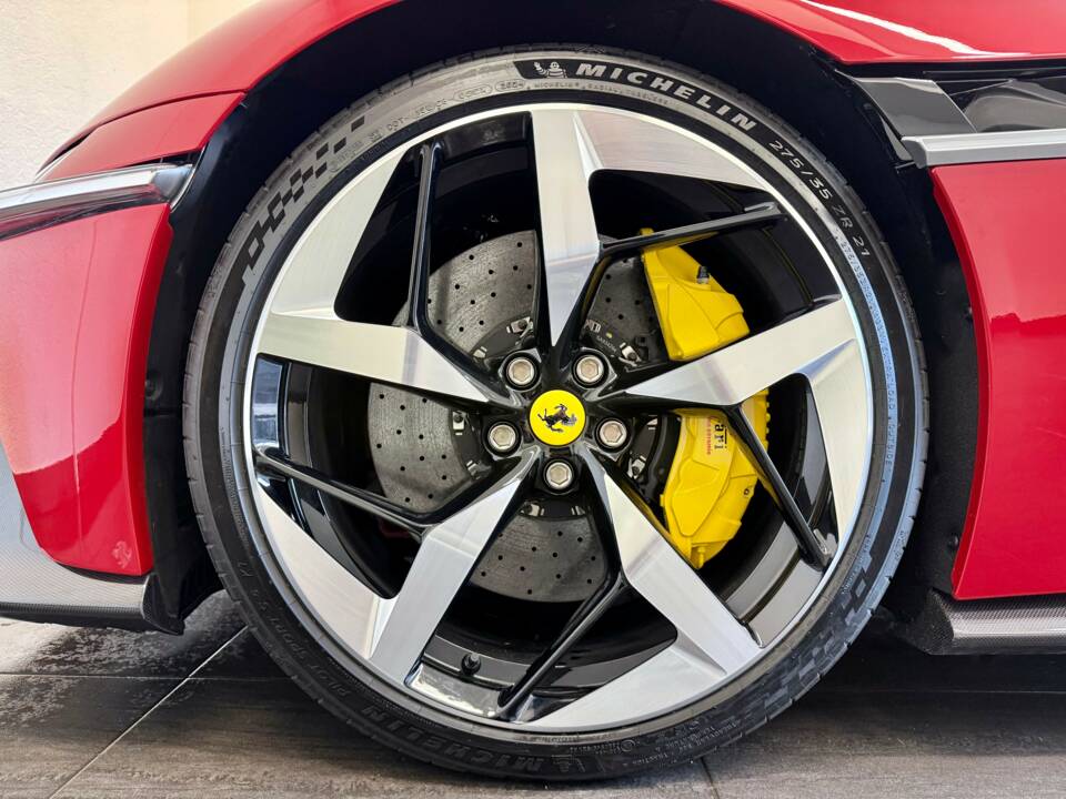Imagen 7/28 de Ferrari 12Cilindri (2025)
