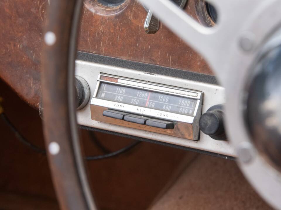 Image 29/46 of Jaguar XK 120 DHC (1954)