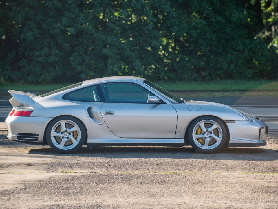 Bild 12/37 von Porsche 911 GT2 (2003)
