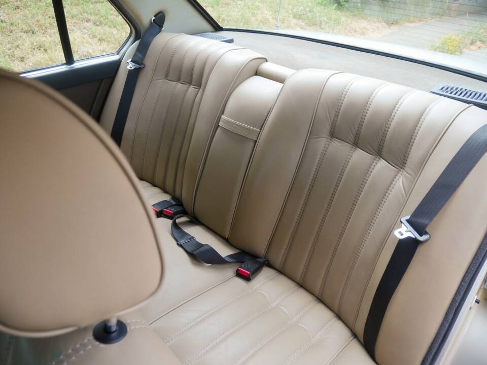 Image 16/42 of BMW 528i (1900)
