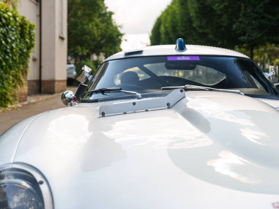 Image 8/27 of Jaguar E-Type &quot;Low Drag Coupé&quot; (1962)