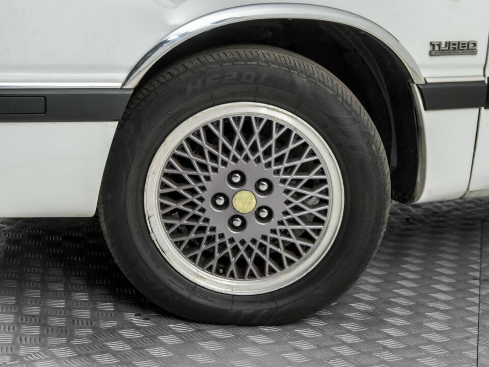 Bild 4/50 von Chrysler Le Baron 2.5 Turbo (1988)