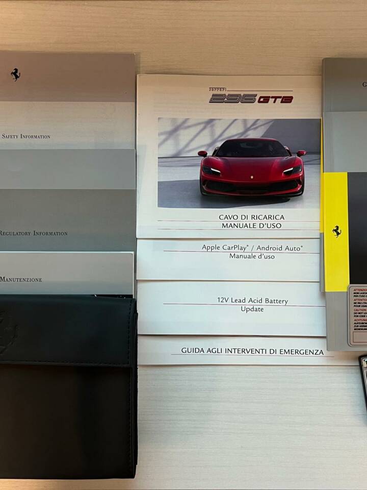 Image 13/15 of Ferrari 296 GTS (2025)