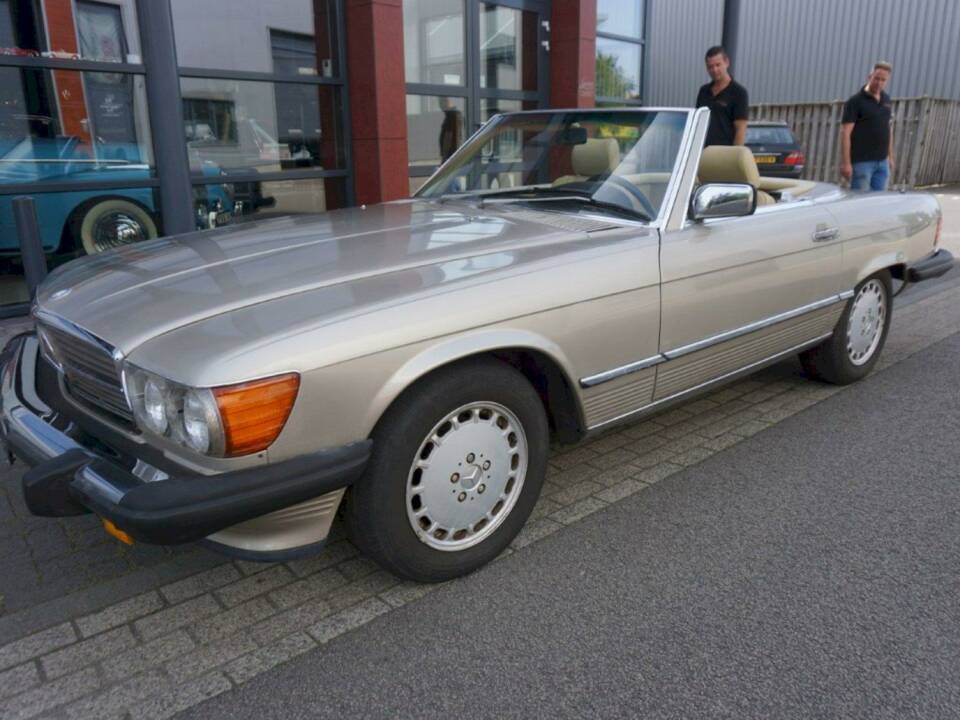 Bild 9/36 von Mercedes-Benz 560 SL (1989)