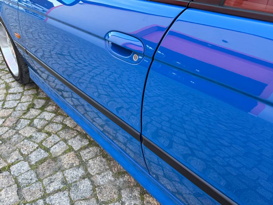 Image 24/100 of BMW 540i Touring (1998)
