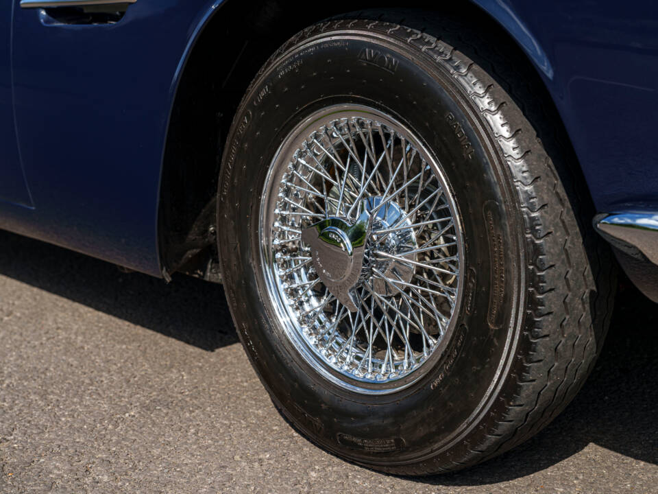 Bild 12/28 von Aston Martin DB 6 Mk II Volante (1970)