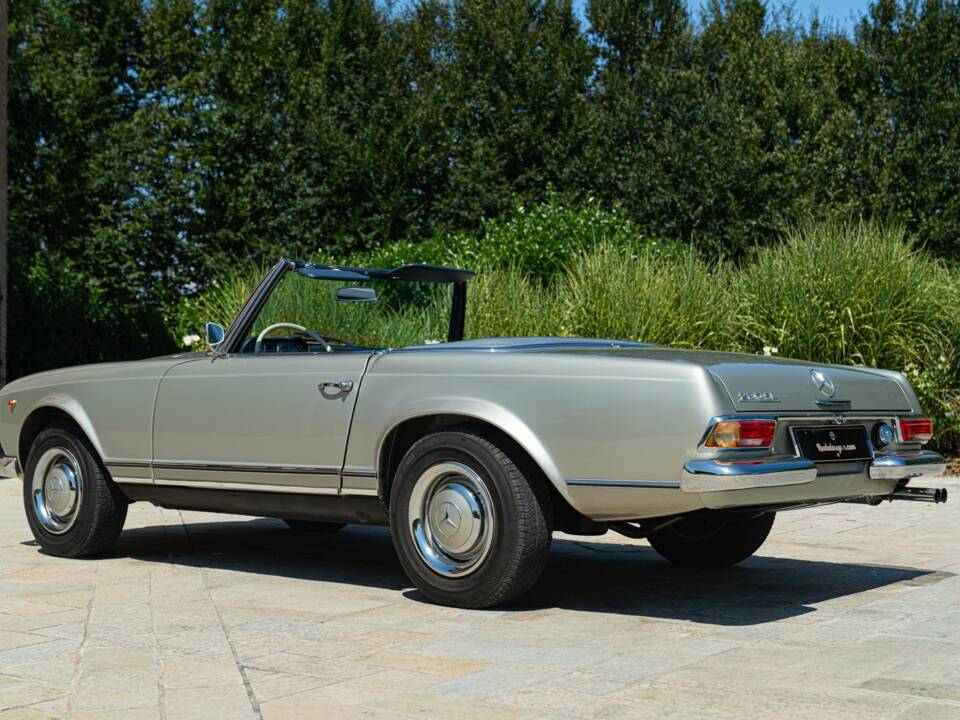 Image 17/50 of Mercedes-Benz 230 SL (1965)