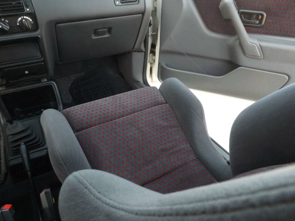 Bild 27/50 von Ford Escort turbo RS (1987)