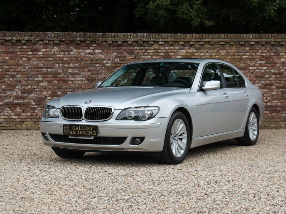 Obraz 10/50 pojazdu BMW 750i (2007)