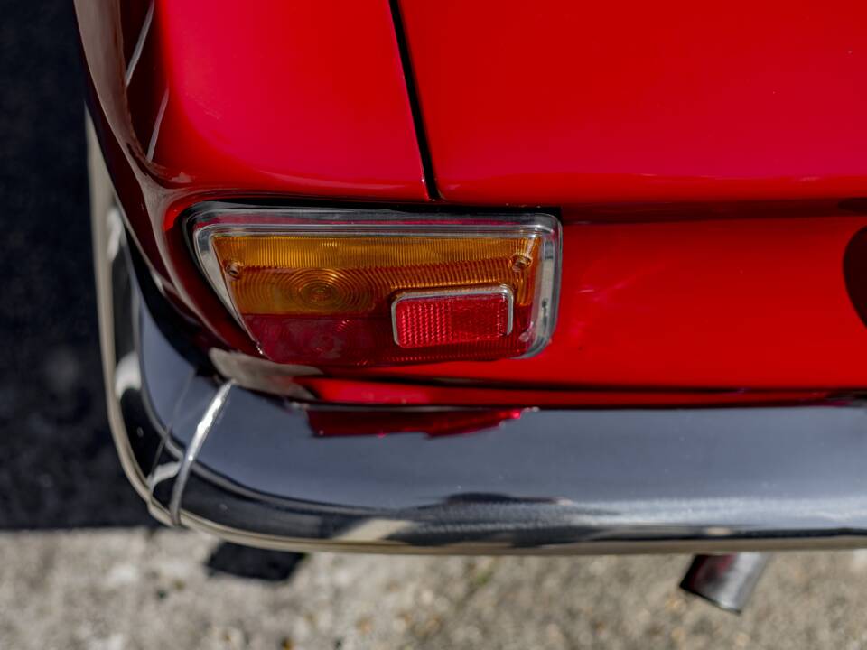 Image 24/50 of Alfa Romeo Giulia 1600 Sprint GT Veloce (1966)